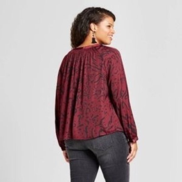 NWT Ava & Viv Maroon Leopard Mock Neck Blouse - Picture 5 of 10